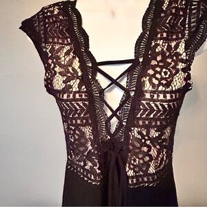 Lulu's Black and Cream Lace Cocktail Evening Holiday Dress Women’s Small